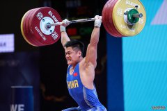 China sweeps the weightlifting world with multiple records