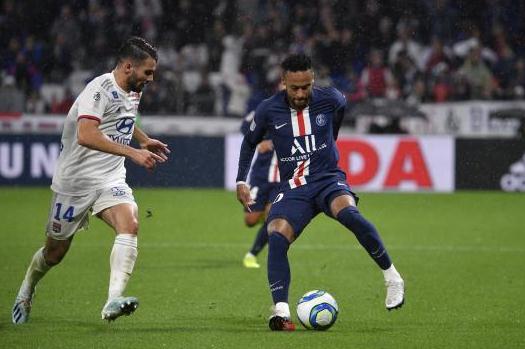 Neymar scored consecutive goals, Paris vs. Lyon, Ligue 1